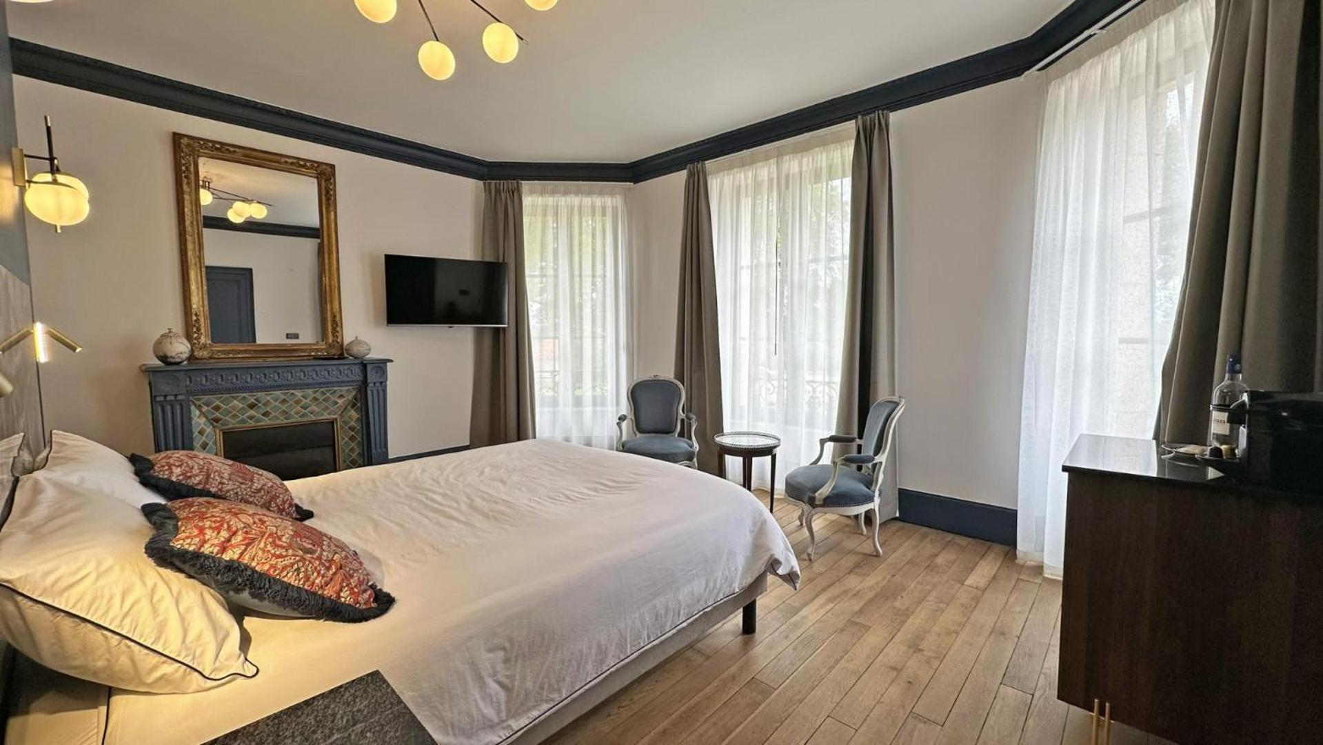 Le Manoir Des Perrieres Bed & Breakfast Rochechouart Luaran gambar
