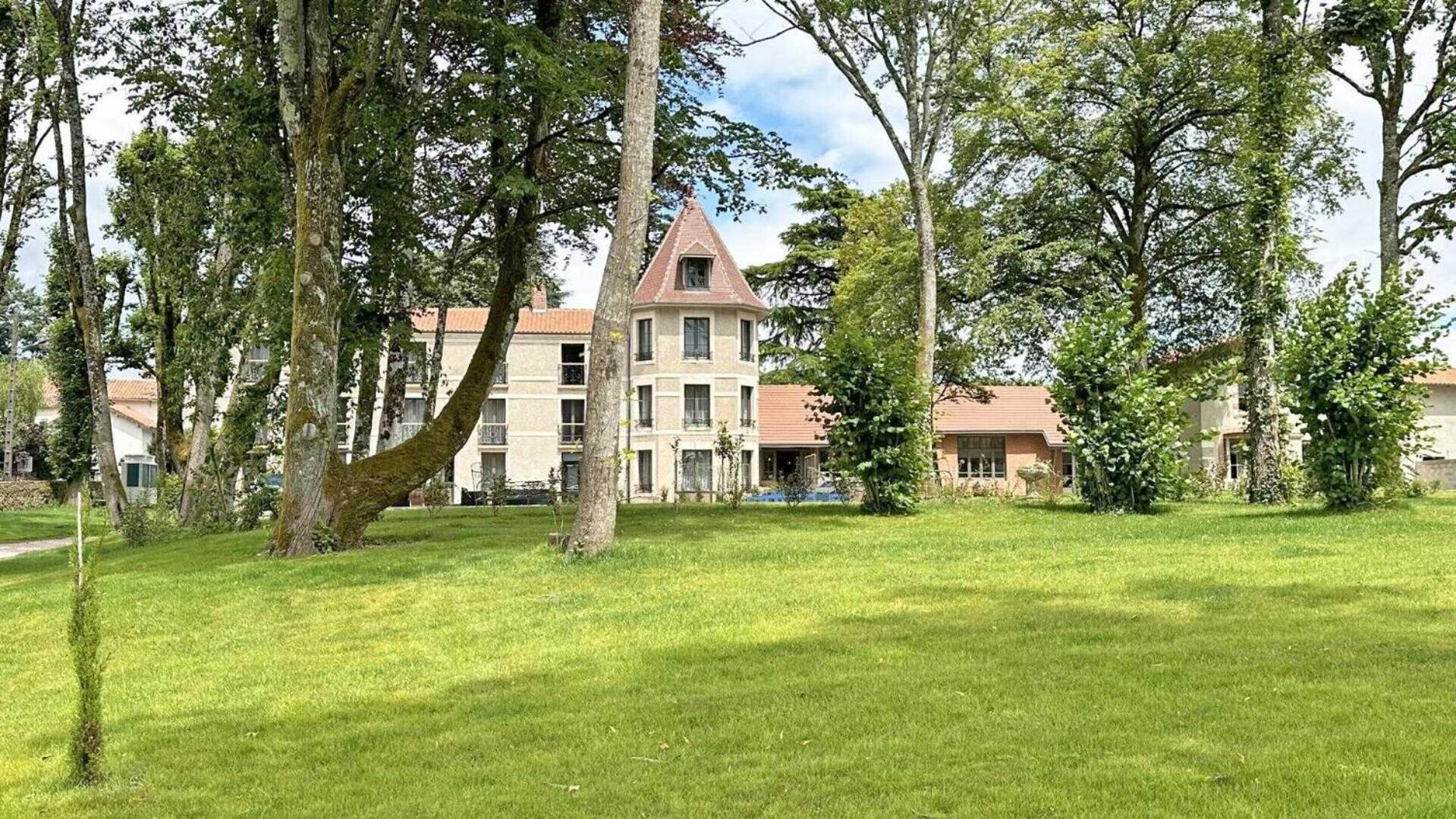 Le Manoir Des Perrieres Bed & Breakfast Rochechouart Luaran gambar